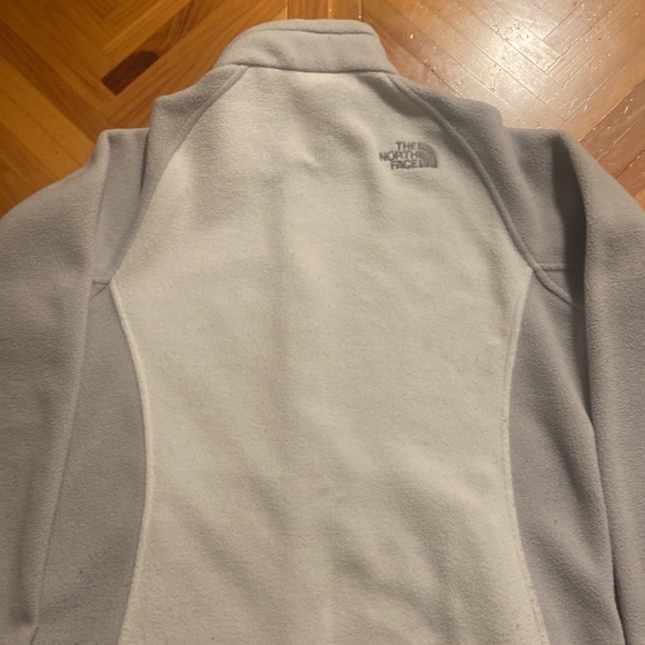 Womens The North Face White & Gray Jacket in Size M [EXCELLENT] - Picture 4 of 6